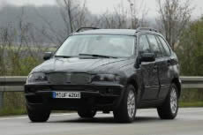 Новая BMW X5 E70 - вид спереди